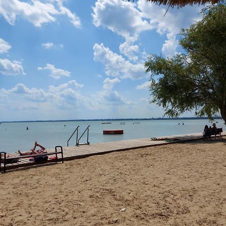 Tulipan Bungalow Camping Resort Gyenesdiás エクステリア 写真