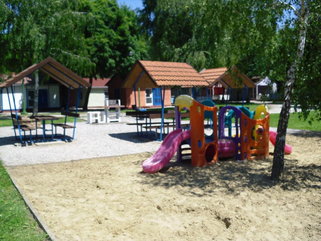 Tulipan Bungalow Camping Resort Gyenesdiás エクステリア 写真