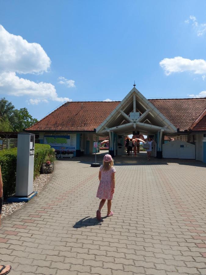 Tulipan Bungalow Camping Resort Gyenesdiás エクステリア 写真