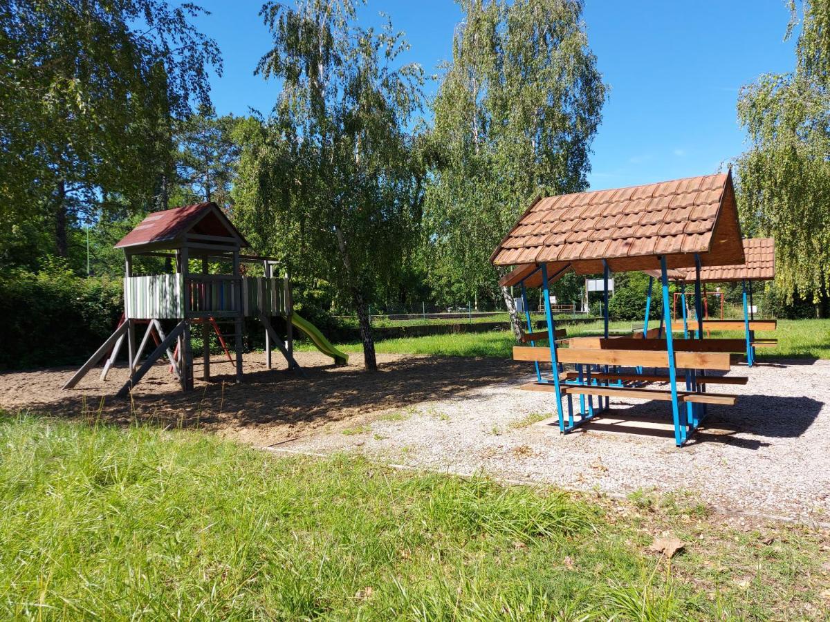 Tulipan Bungalow Camping Resort Gyenesdiás エクステリア 写真