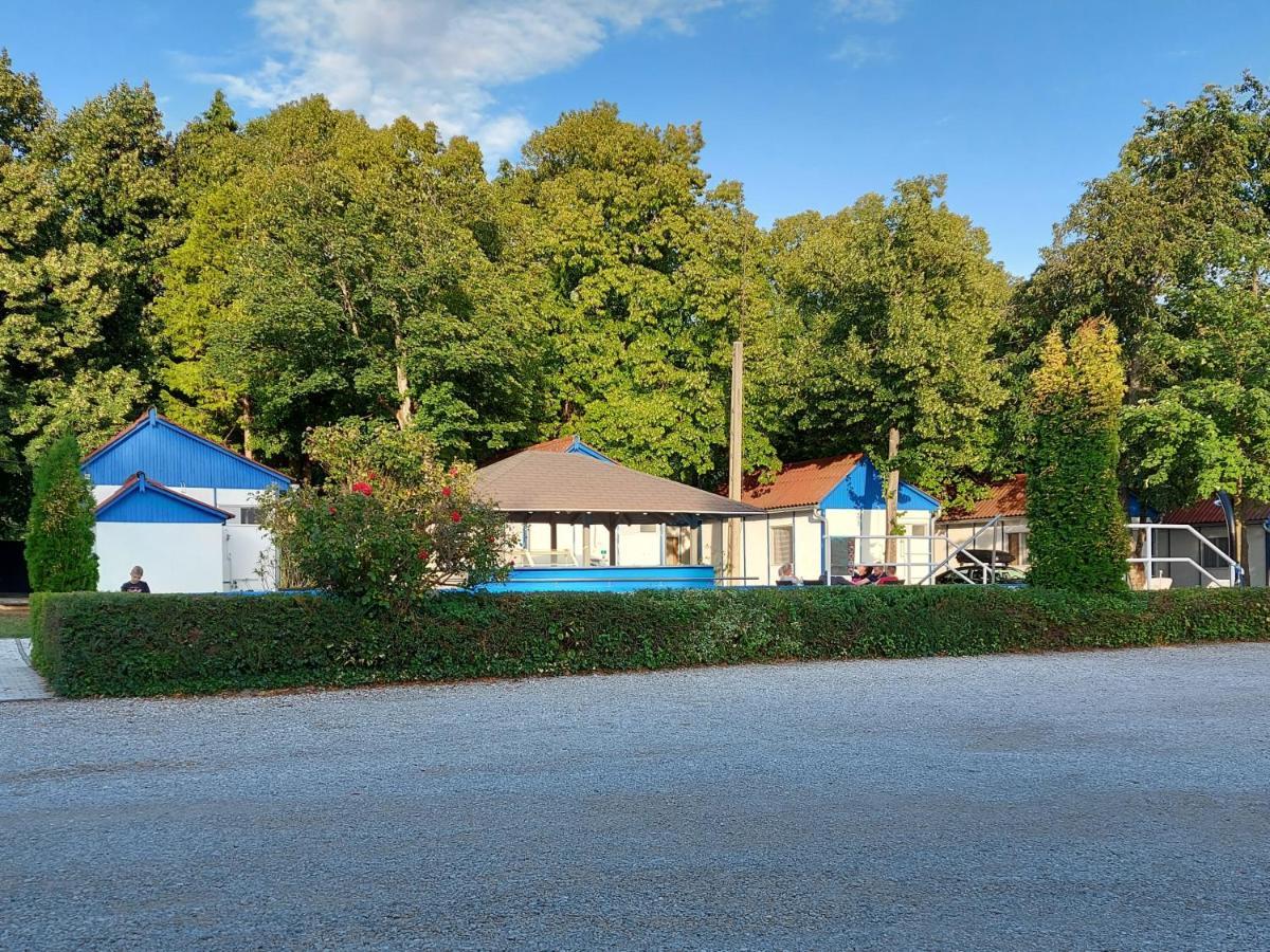 Tulipan Bungalow Camping Resort Gyenesdiás エクステリア 写真