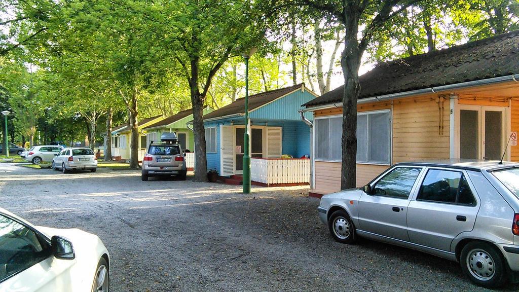 Tulipan Bungalow Camping Resort Gyenesdiás エクステリア 写真