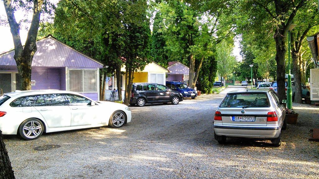Tulipan Bungalow Camping Resort Gyenesdiás エクステリア 写真